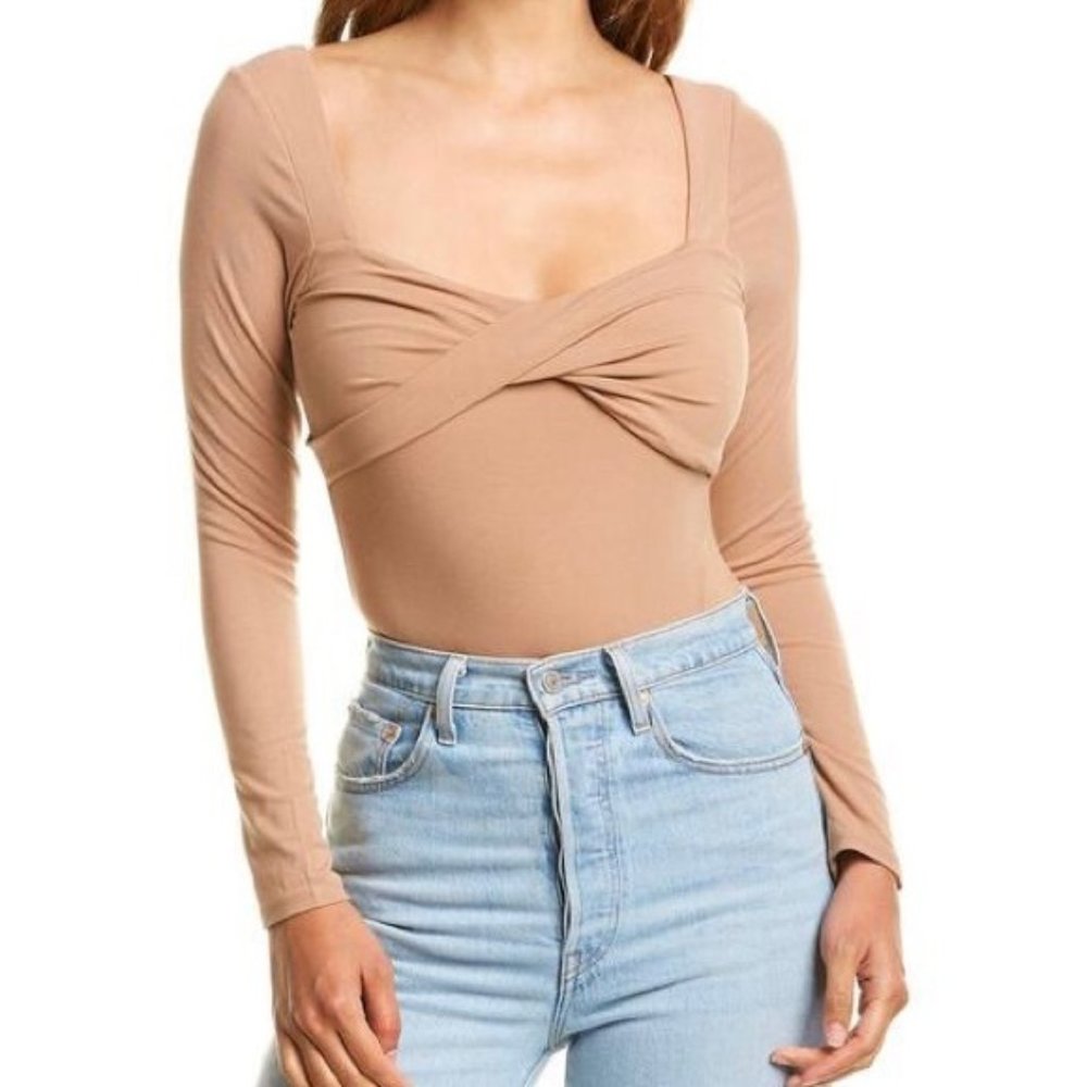 ASTR THE LABEL Long Sleeve Twist Front Bodysuit Beige / Taupe